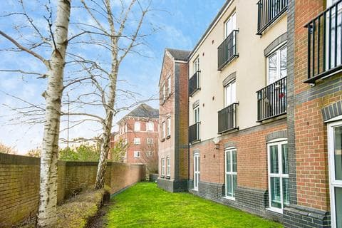 Apartment - St. Austell Way - Churchward, Swindon, SN2