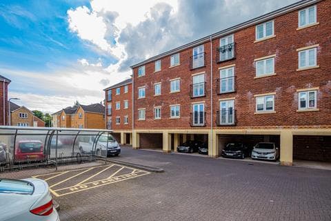 Flat - Rowsby Court, Cardiff CF23