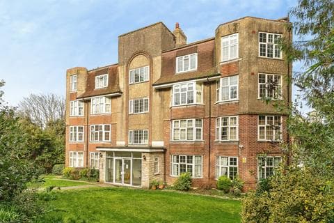 Flat - Vale Road, Bournemouth