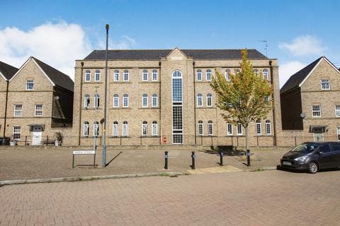 Apartment - 3 Alicia Close, Haydon End, SN25
