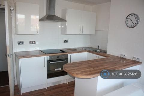 Flat - Pitmedden Crescent, Aberdeen, AB10