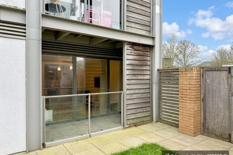 Flat - South Row, Milton Keynes MK9