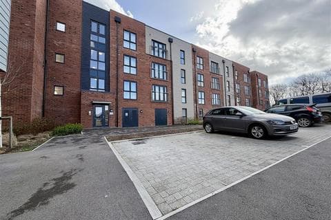 Apartment - Harker Close, Gloucester