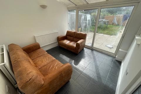 End of terrace house - Brookfields, Cambridge, CB1