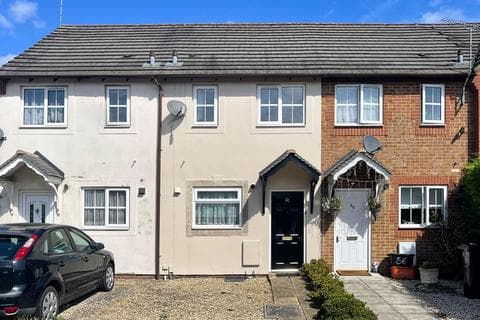 Terraced house - May Close, Swindon SN2