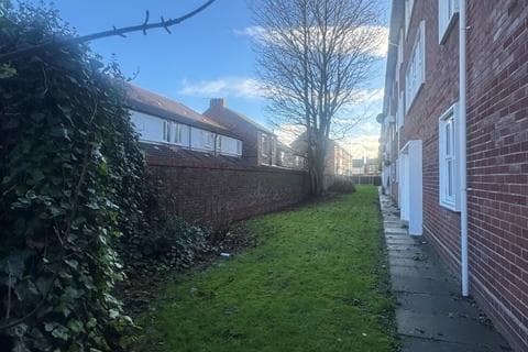 Flat - Flat 35, 35 Holland Street, Liverpool, Merseyside, L7 0JG