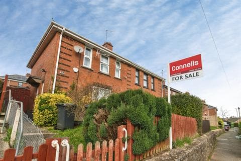 Semi-detached house - Chestnut Avenue, Exeter
