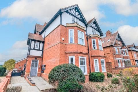 Flat - Bath Road, Worcester WR5