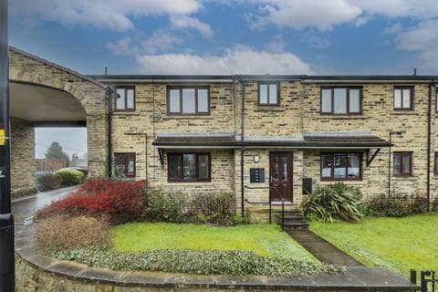 Flat - Town Street, Horsforth, Leeds, West Yorkshire, LS18