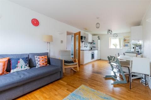 Ground floor flat - Henke Court, Cardiff CF10