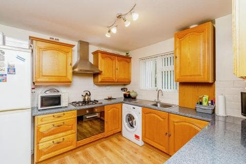 Maisonette - Hambledon Close, Wolverhampton, WV9