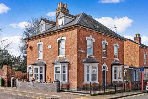 Townhouse - 1 Hamilton Road, Worcester. WR5 1AG