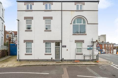 Flat - Clarendon Road, Hampshire PO5