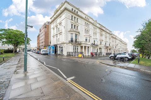 Flat - Palmeira Square, Hove, BN3
