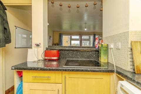 Flat - Silbury Boulevard, Milton Keynes, Buckinghamshire, MK9