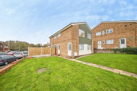 Maisonette - Suffolk Close, COLCHESTER