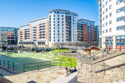 Flat - Armouries Way, Leeds LS10
