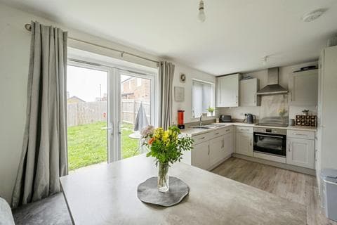 Terraced house - Dutchman Way, Bessacarr, Doncaster
