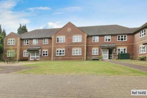 Flat - Lexden Place, Colchester, Essex, CO3