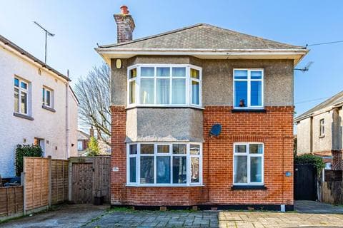 Flat - Draycott Road, Bournemouth, BH10