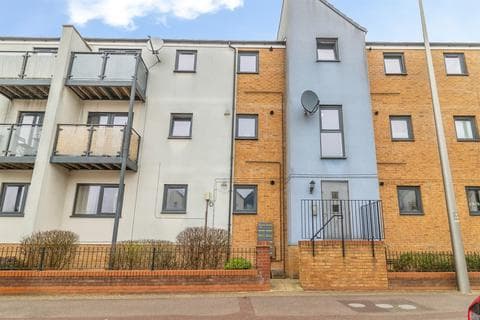 Apartment - Countess Way, Broughton, MILTON KEYNES