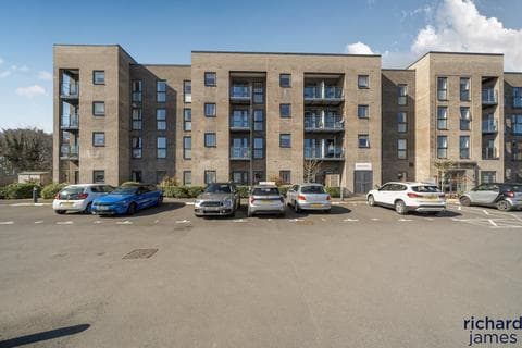 Apartment - Gilbert Place, Lowry Way, Swindon, SN3