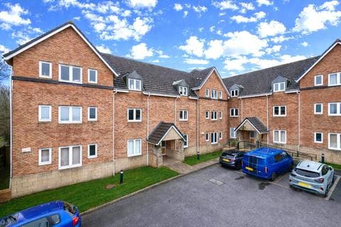 Flat - Javelin Close, Bradford BD10