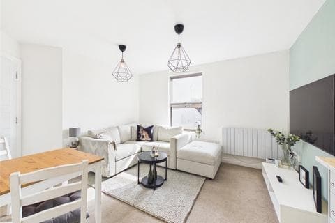 Apartment - Bath Road, Cheltenham, Gloucestershire, GL53