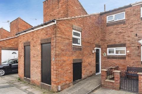 Flat - Whitecross Road, WARRINGTON, Cheshire, WA5
