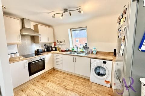 Flat - Addenbrookes Road, Newport Pagnell