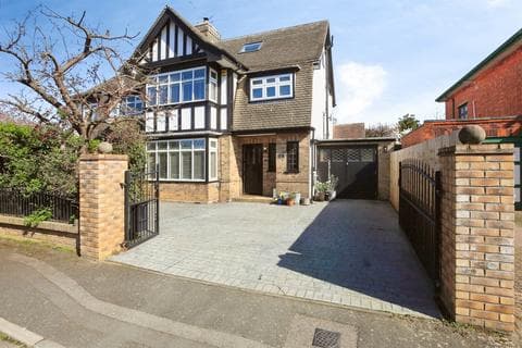 Semi-detached house - Westwood Park Close, Peterborough PE3
