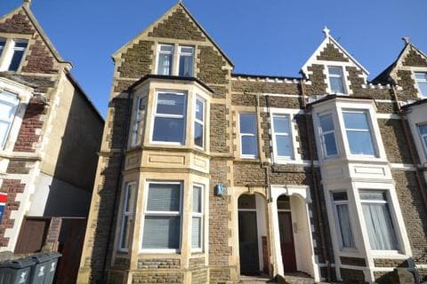 Flat - Claude Road, Cardiff CF24