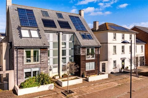 House - Parkside, Upton, Northampton, Northamptonshire, NN5
