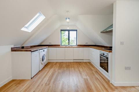 Flat - Elizabeth Way, Cambridge, Cambridgeshire
