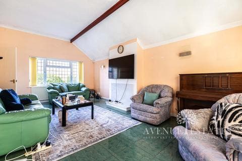 Detached house - Baverstock Road, Poole BH12