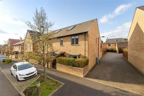 Semi-detached house - Spring Drive, Trumpington, Cambridge