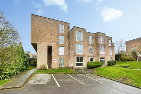 Flat - Park Road, Bradford BD10