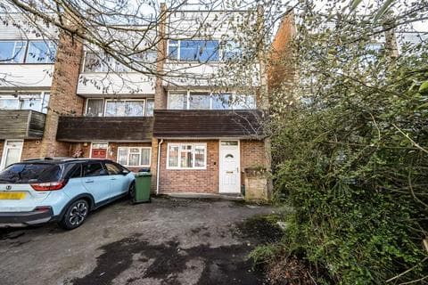 Semi-detached house - Horwood Close,  Headington,  OX3