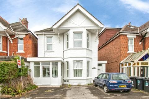 Flat - Harvey Road, BOURNEMOUTH, Dorset, BH5