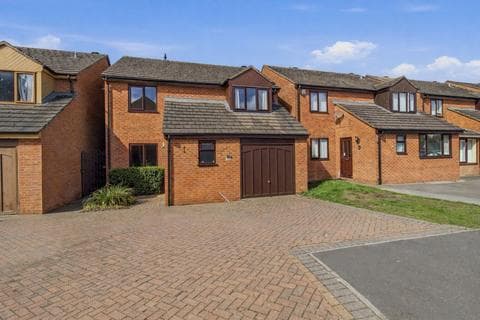 Detached house - Nuffield Close, Worcester WR2