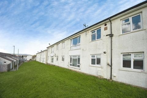 Flat - Maes-Y-Felin, Bridgend