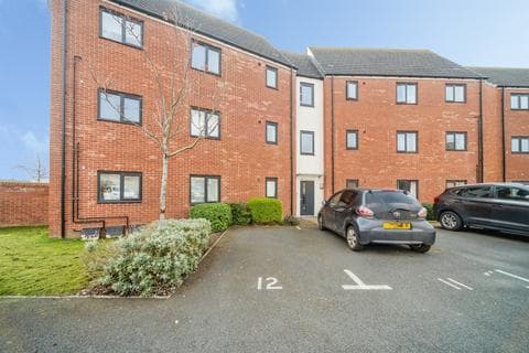 Ground floor flat - Apollo Avenue, Fairfields, MILTON KEYNES