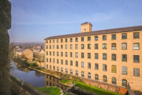 Flat - Navigation Rise, Huddersfield HD3