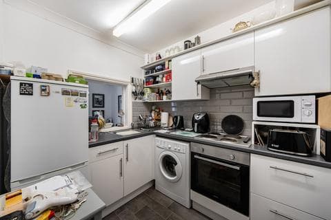 Apartment - Westbourne Drive, Gloucestershire GL52