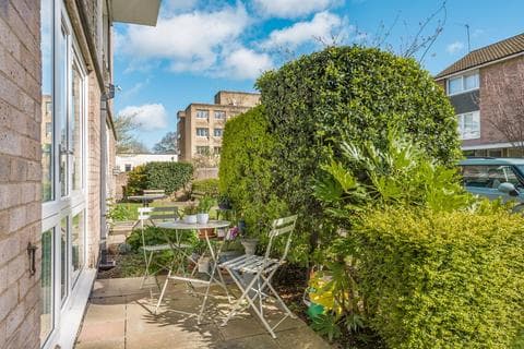 Apartment - College Lawn, Cheltenham, GL53