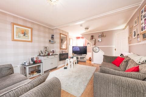 Semi-detached house - Findchapel Place, Dundee DD4