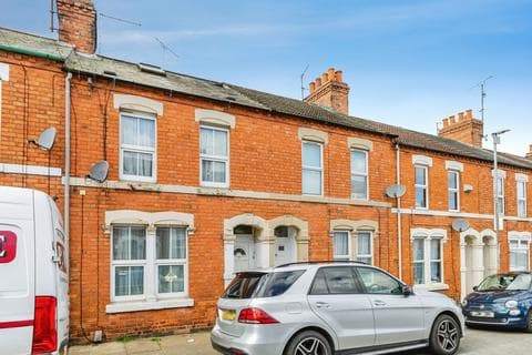 Terraced house - Oxford Street, Northampton, Northamptonshire, NN4