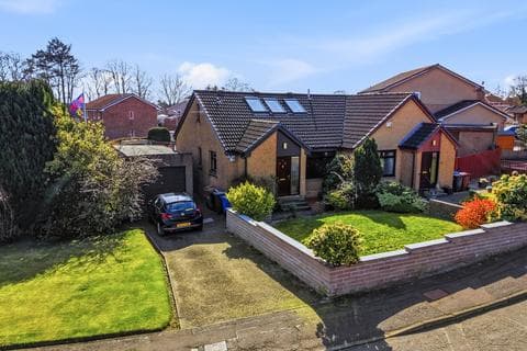Semi-detached house - 14 Loftus Road, Dundee, DD3 9TE