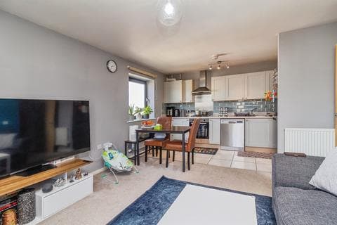 Penthouse - Somerset Walk, Broughton, Milton Keynes