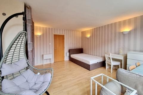 Studio - Britannia House, Leeds LS1
